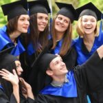 Выбор материала для мантий - что важно учитывать